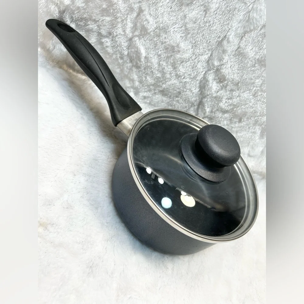 T-FAL NON STICK 1 QUART SAUCE PAN W/GLASS LID